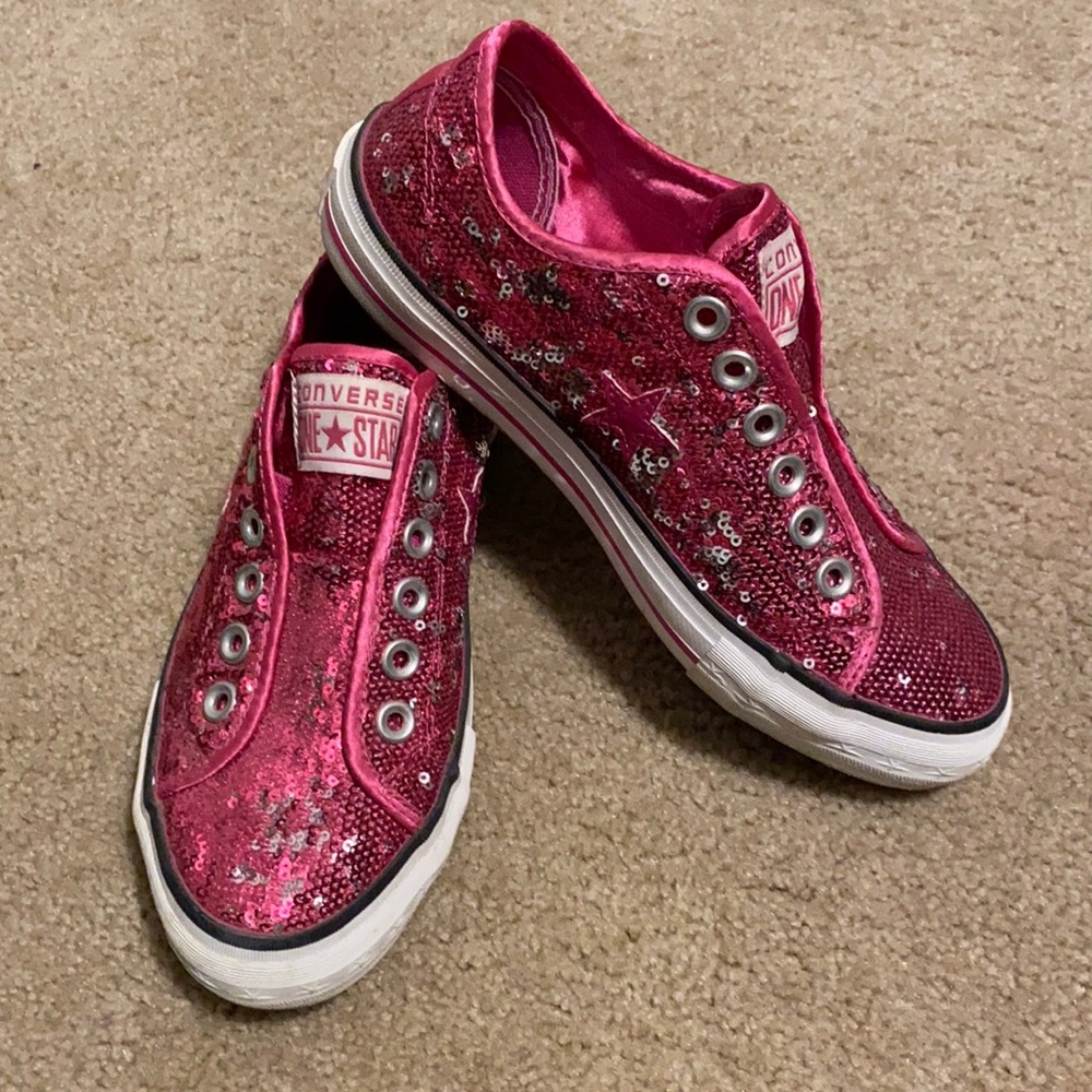 Excellent condition hot pink sequin Converse